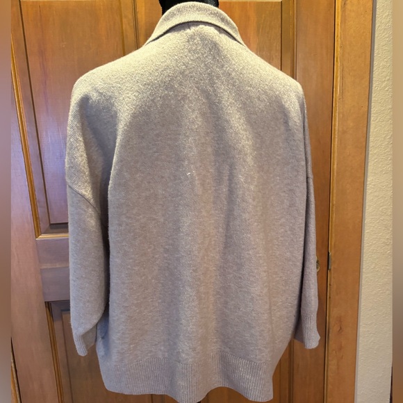 H & M Stylish Tan Sweater M - Picture 4 of 8